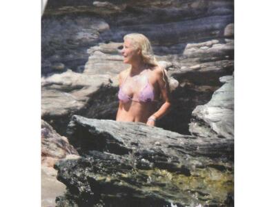 Δείτε την Ελένη Μενεγάκη με μπικίνι και ...