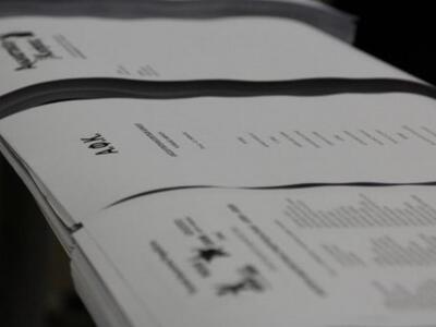 Επίθεση από κουκουλοφόρους με λοστούς στ...