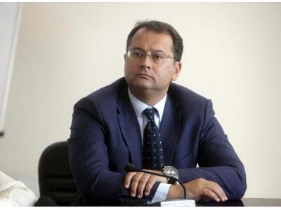 Πρωτοφανές! Ο υφυπουργός Παιδείας Γιώργο...