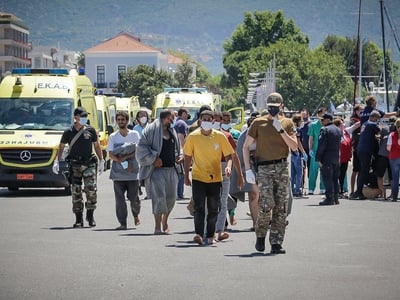 Ναυάγιο στην Πύλο: Ο καπετάνιος ανάμεσα ...