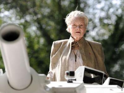 Η Βίβιεν Γουέστγουντ με...τεθωρακισμένο ...