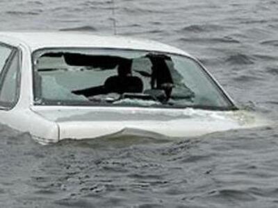 Αυτοκίνητο έπεσε στο λιμάνι του Μεσολογγίου 