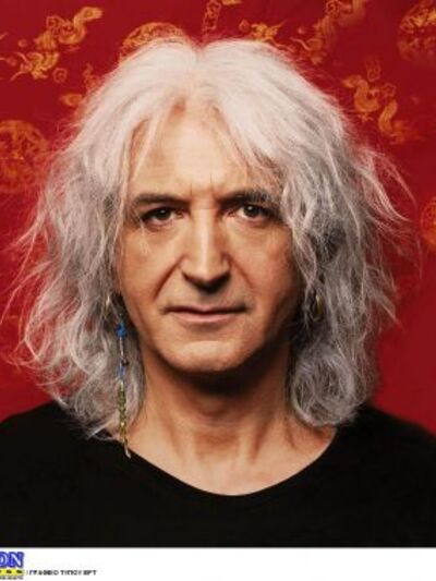 O Νίκος Καρβέλας κριτής στο "Greek Idol"