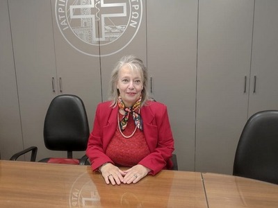 Απήλθε, αλλά δεν αποσύρεται η Κατερίνα Γ...