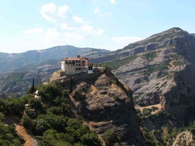 ΔΕΙΤΕ το πρόγραμμα Λειτουργιών στη Μονή ...