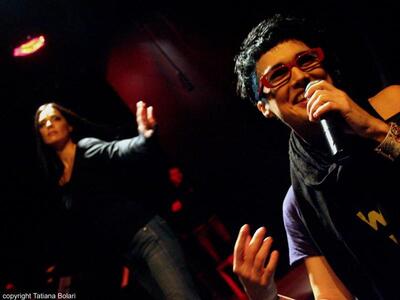 Στιγμιότυπα από την παράσταση: «Το υγιές...