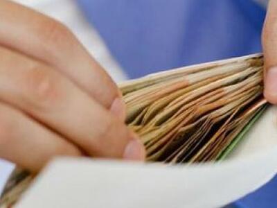 Για κακούργημα ο γιατρός με το φακελάκι ...