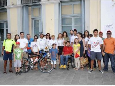 Πάτρα: Yποδέχτηκαν τον βετεράνο τριαθλητ...