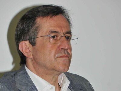 Απρόσωπη τοπική αυτοδιοίκηση προβλέπει ο...