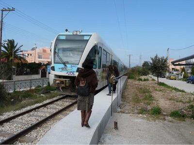 Προαστιακός: Στάση λεωφορείου στον Καστελλόκαμπο 