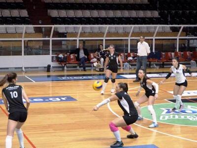 Bόλεϊ: Πικρή ήττα για τα κορίτσια του Απόλλωνα