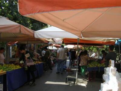 Έβγαλαν μαχαίρια στην λαϊκή για ένα... μ...