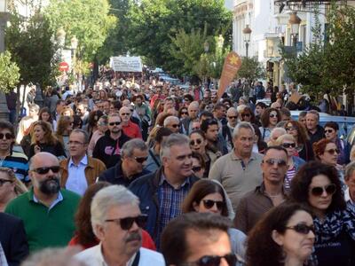 H Πάτρα διαδήλωσε στους κεντρικούς δρόμο...