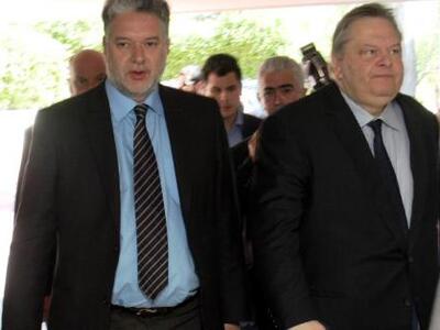 Δυσφορία ΠΑΣΟΚ - ΔΗΜΑΡ για την αποπομπή Κικίλια