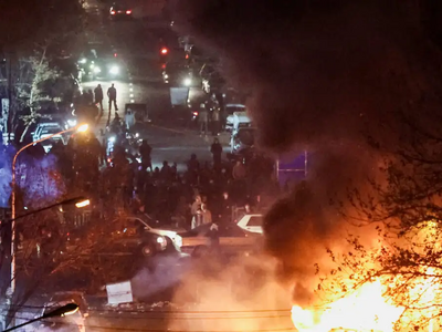 Σκηνικό τρόμου στο Ιράν: Διαδηλωτές αντι...