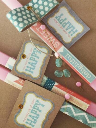 Λαμπάδες της Ν. Χατήρα στην γκαλερί Cube.