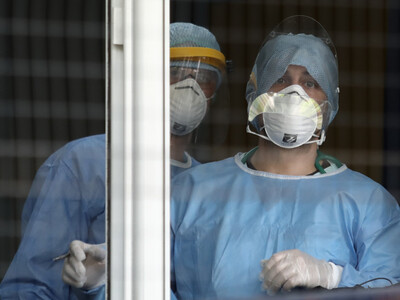 Ινδία: Πάνω από 390.000 κρούσματα κορωνο...