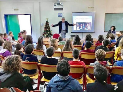 Δεκατρία χρόνια οδοιπορικού του Άγγελου ...