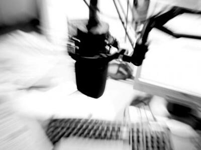 Ακούσε, πριν μεταδωθεί, την εκπομπή του ...