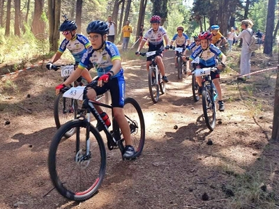 Εξαιρετική εμφάνιση των μικρών του Ποδηλ...