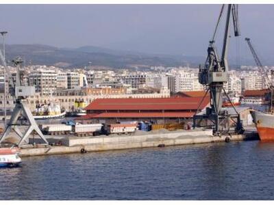 Παράσταση διαμαρτυρίας κατά της ιδιωτικο...