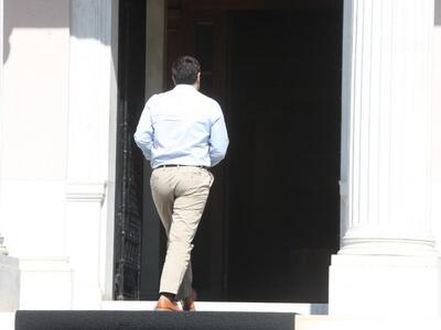 Στο Μέγαρο Μαξίμου ο Τσίπρας - Σύσκεψη μ...