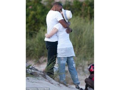 Τα καυτά φιλιά της Madonna με έναν 24χρο...