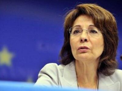 Δαμανάκη: " Ή θα κάνουμε θυσίες ή θ...