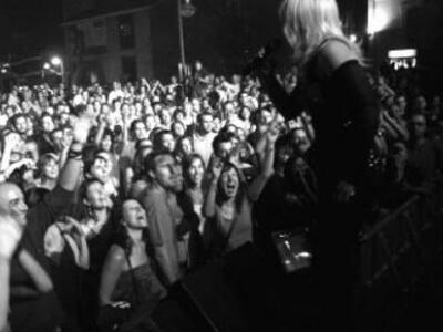 Πάτρα: Θεοδοσία Τσάτσου live στο Μικρό Πρίγκηπα