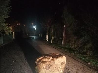 Καλάβρυτα: Μεγάλος βράχος έπεσε μέσα στο Σοποτό