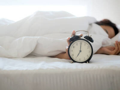 Αλλαγή ώρας: Πώς επηρεάζει τον ύπνο αλλά...