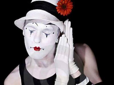 Ένα καινούργιο θεατρικό εργαστήρι ανοίγε...