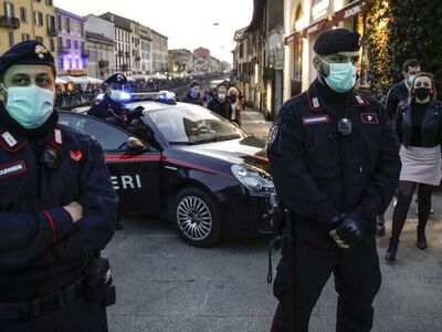 Ιταλία: Διαμαρτυρία της αστυνομίας επειδ...