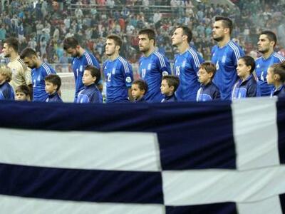 ΑΠΑΡΑΔΕΚΤΟ: Γιούχαραν τον Εθνικό μας ύμν...