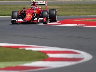 Φόρμουλα: Πρώτος στην εκκίνηση και στο Σ...