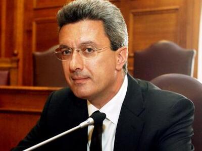 Στο Star ο Νίκος Χατζηνικολάου!