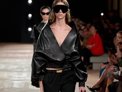 Spring trends: To δερμάτινο outwear μεσο...