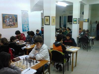 Σκάκι: Έξι στα έξι η Βαζούρα