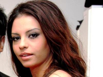 Η Δήμητρα Αλεξανδράκη ανεβάζει τις θερμο...