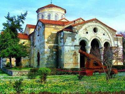 Στην Τραπεζούντα χτύπησαν και πάλι οι καμπάνες