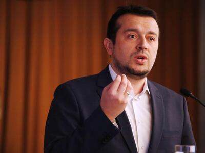 Νίκος Παππάς κατά καναλαρχών: «Είναι ντρ...