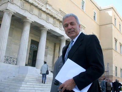 Να ψηφίσουν και οι φίλοι, θέλει ο Αβραμόπουλος