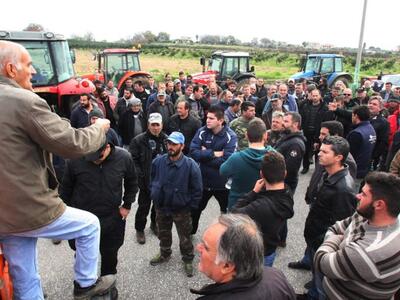  Δυτική Ελλάδα: Πού υπάρχουν μπλόκα αγρο...