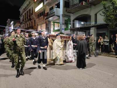 Πάτρα- Περιφορά Επιταφίων: Η ατμόσφαιρα ...