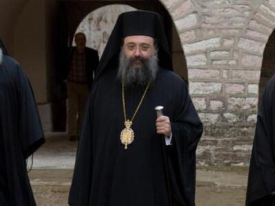 Ο Μητροπολίτης Πατρών ζητά από τον Κώστα...