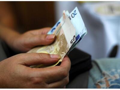 Εσείς πόσα βγάζεται το μήνα; Το 46% των ...