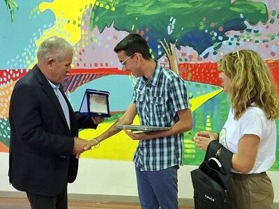 Βράβευση παιδιού του Κέντρου Πρόνοιας γι...