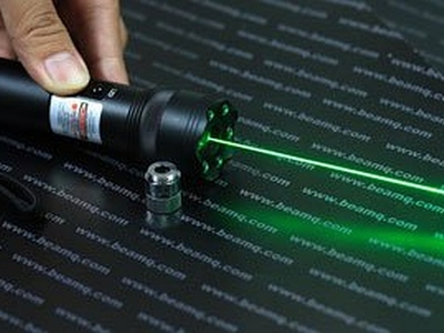 Σημαδεύουν με λέιζερ αεροπλάνα στην Σαντορίνη