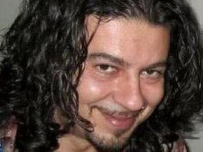 Ποιoς είναι ο Ελληνας καλλιτέχνης που βρ...