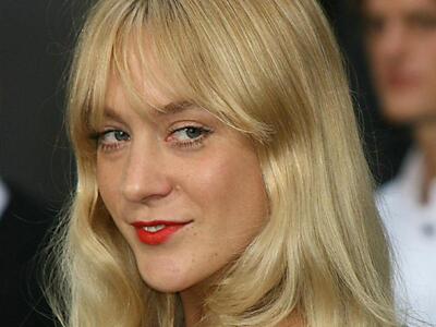 Doug Aitken με την σέξι Chloe Sevigny στην Ύδρα